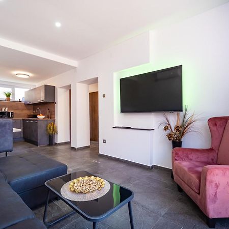 Kolovare Garden Oasis - First Row By Sea Apartment Задар Екстериор снимка