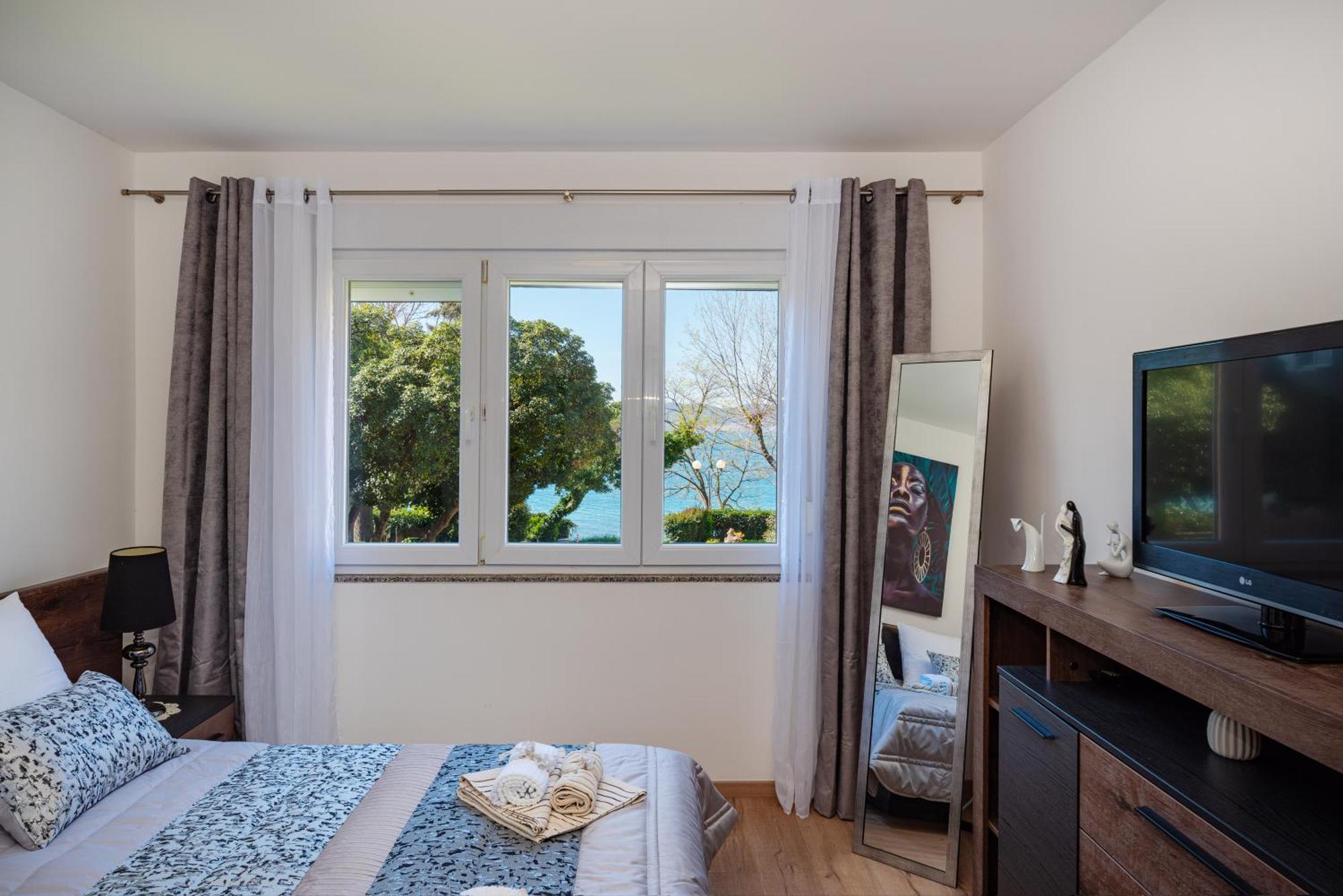 Kolovare Garden Oasis - First Row By Sea Apartment Задар Екстериор снимка