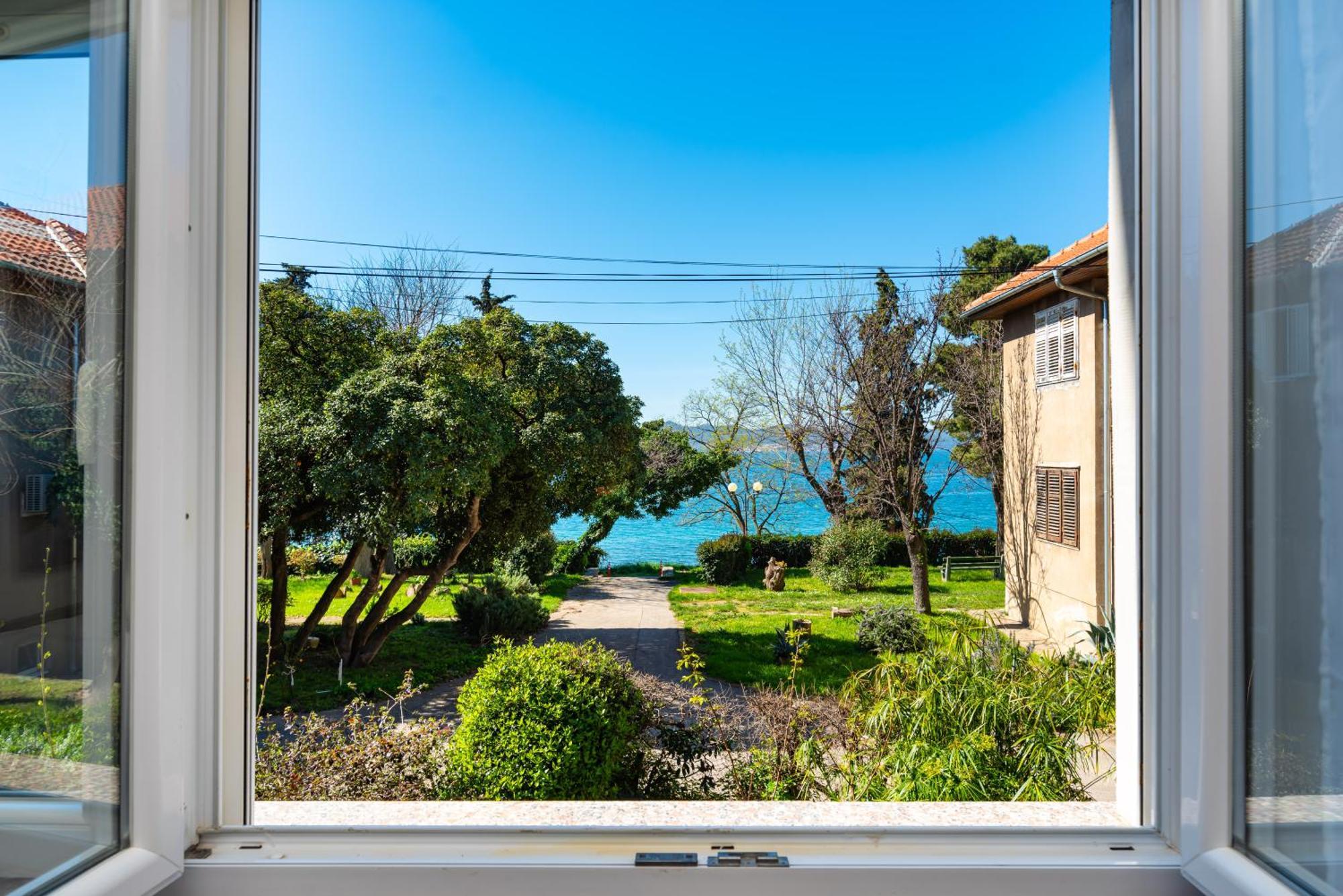 Kolovare Garden Oasis - First Row By Sea Apartment Задар Екстериор снимка