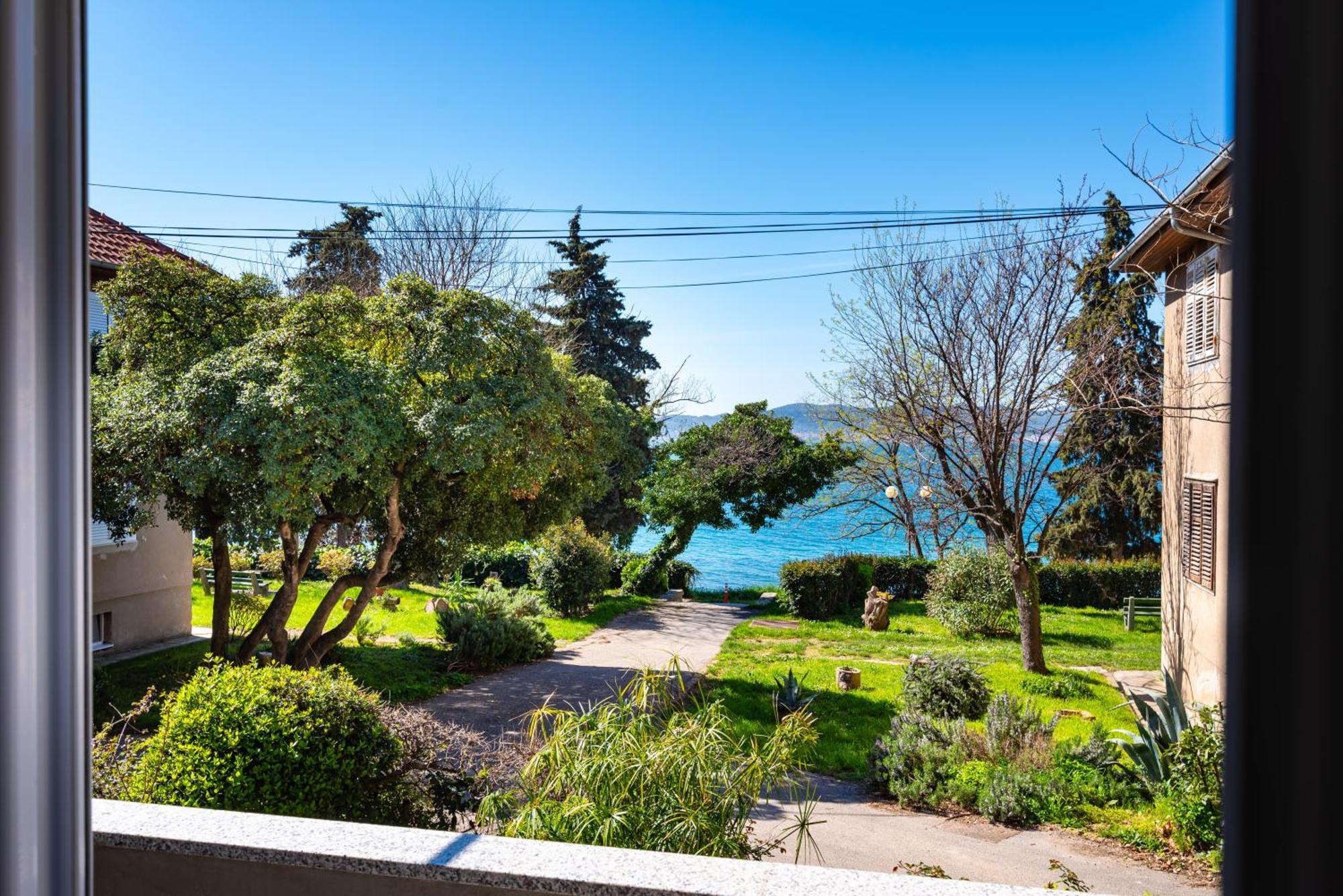 Kolovare Garden Oasis - First Row By Sea Apartment Задар Екстериор снимка